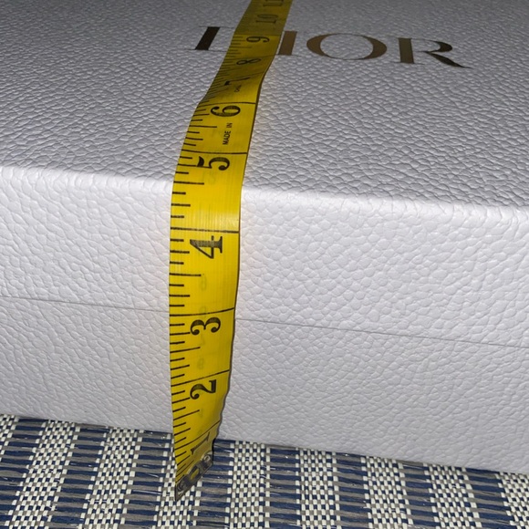 Dior White Box w/ Paper and Ribbon - Picture 6 of 6